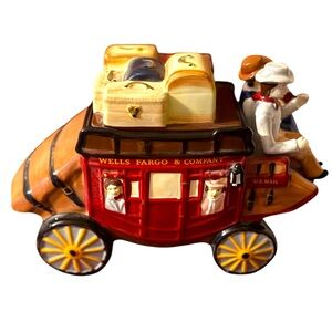 WELLS FARGO & COMPANY 2013 Stagecoach Large Collectible Cookie Jar w/Lid
